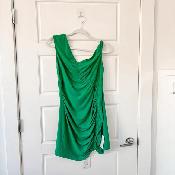 NEW Self-Portrait Bright Green One Shoulder Ruched Mini Dress - Picture 4 of 10